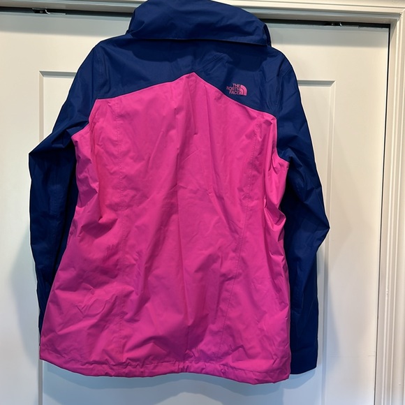 North Face wind/ rain jacket. XL - Picture 4 of 7
